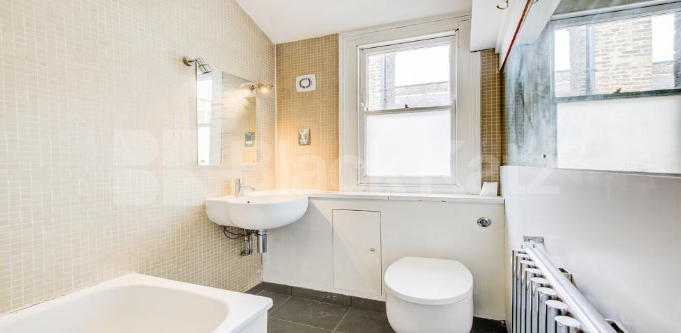 			3 Bedroom, 1 bath, 1 reception Flat			 Ormiston Grove, SHEPHERDS BUSH
